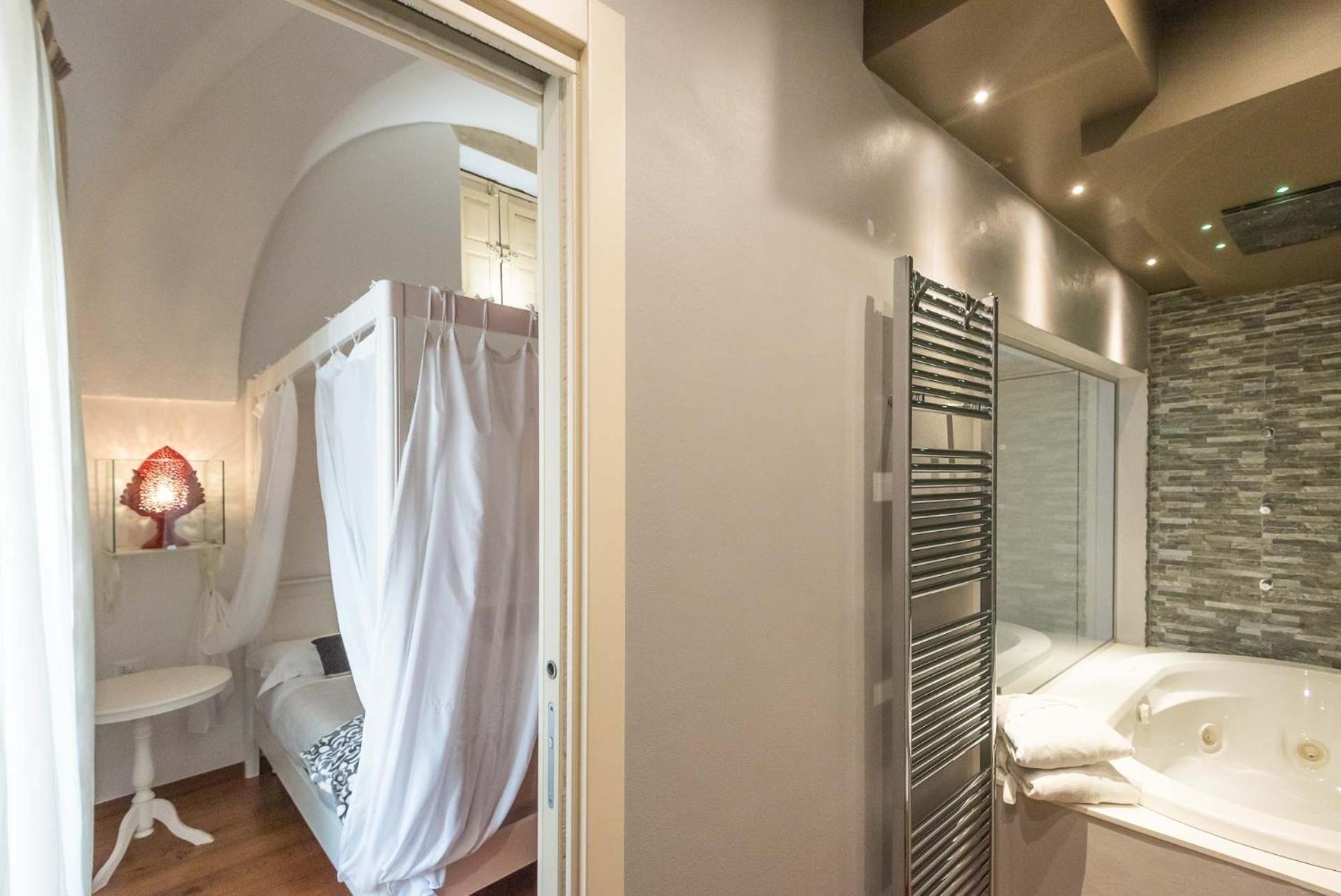 Le Nicchie Luxury Rooms Лечче Экстерьер фото